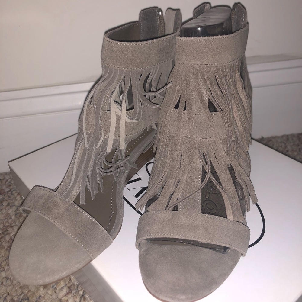 BRAND NEW Steve Madden fringe sandal